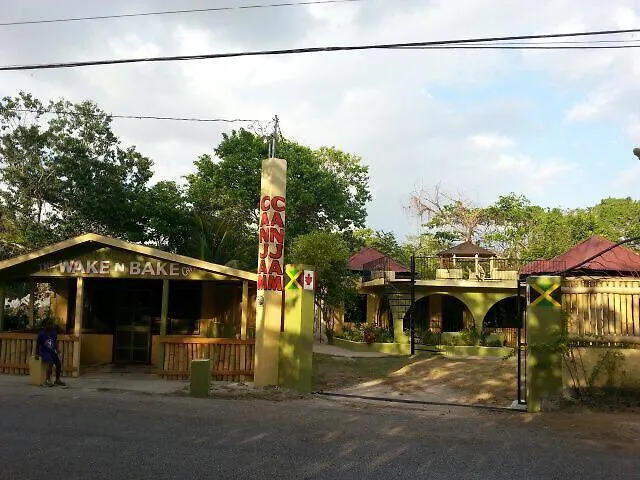 内格里尔 Can-Jam Retreat酒店